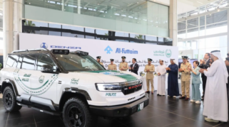 Denza B8 Resmi Jadi Mobil Patroli Terbaru Kepolisian Dubai