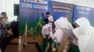 Disdikbud Pamekasan Mengenalkan Alat Pertanian Tradisional kepada Pelajar