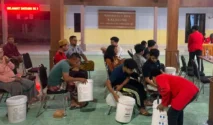 Dorong Ekonomi, Mahasiswa KKN 14 Kaligung Untag 1945 Banyuwangi Edukasi Warga Budidaya Ulat Jerman
