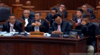 DPR Bantah Klaim Hotman Paris Soal Izin Presiden untuk Tangkap Jaksa