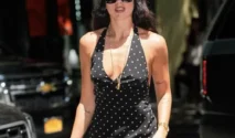Dua Lipa Tampilkan Gaya High-Low dengan Birkin dan Aksesori Wajib Ala Warga New York