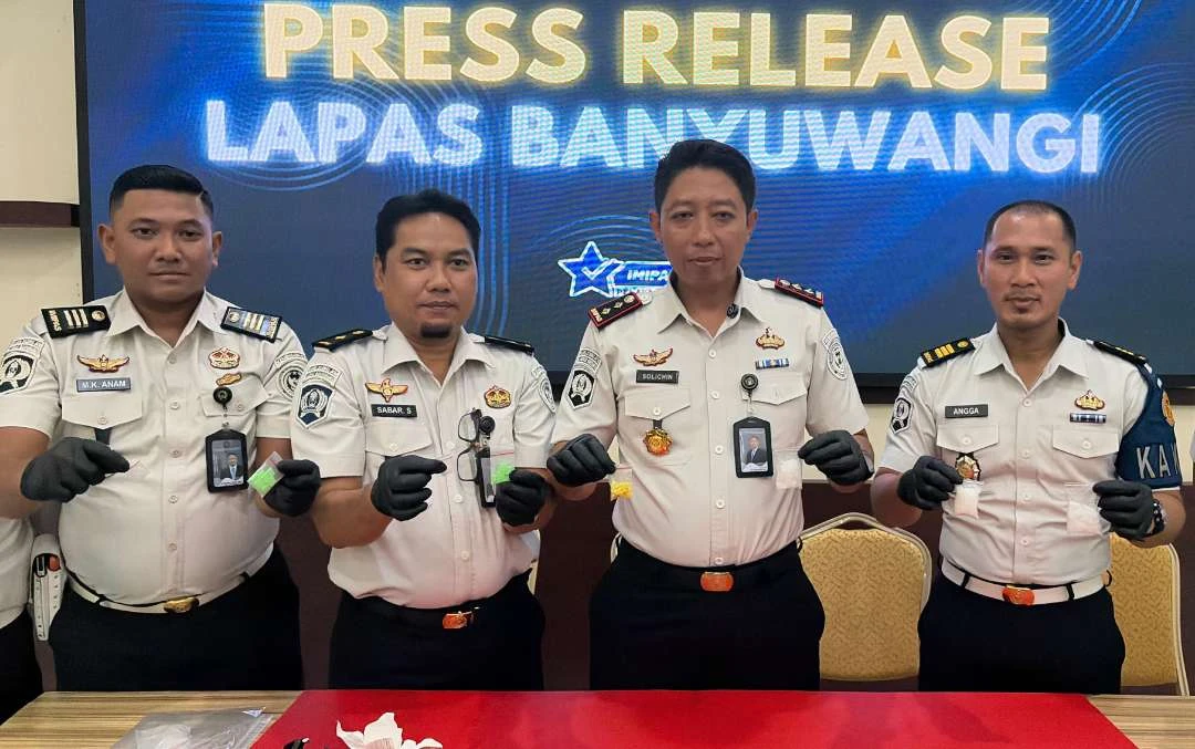 Dua Narapidana Lapas Banyuwangi Diamankan Usai Ambil Paket Narkoba Lemparan dari Luar Tembok