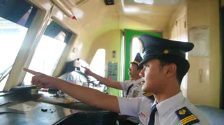 Edukasi Posisi Duduk Ergonomis Bagi Operator Kereta Api oleh KAI Daop 7 Madiun