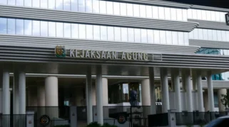 Eks Jampidsus Febrie Adriansyah Belum Ditahan, Kejagung: Berkas Baru Diterima