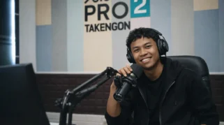 English Corner Perdana Pro2 RRI Takengon: Belajar Bahasa Inggris Lewat How Are You dan Who I Am