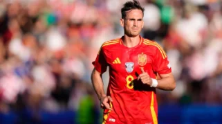 Fabián Ruiz: Kisah Gelandang Spanyol yang Bangga pada Ibu Pembersih Vestuaris Betis