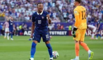 Foto Gol Tunggal Mbappe ke Gawang Paraguay Bawa Prancis Lolos Perempat Final