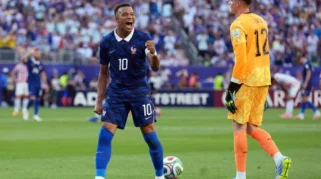 Foto Gol Tunggal Mbappe ke Gawang Paraguay Bawa Prancis Lolos Perempat Final