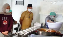 Gubernur Lampung Turun Langsung Awasi Makan Bergizi Gratis di Hari Pertama Sekolah