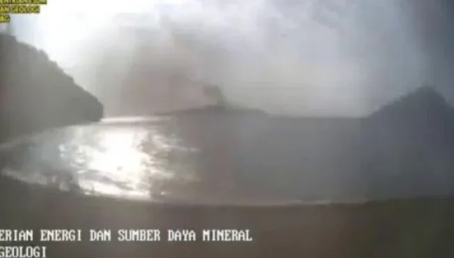 Gunung Anak Krakatau Erupsi Dua Kali, PVMBG Larang Aktivitas dalam Radius 2 Kilometer