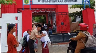 Hari Pertama Sekolah di Subulussalam, Kwarcab Pramuka Gaungkan Gerakan Ayah Antar Anak