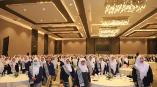 HUT ke-75 IBI: Ribuan Bidan Jawa Timur Perkuat Kompetensi Menuju Indonesia Emas 2045