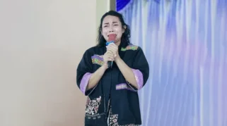Isak Tangis Ibu dr. Icha Cerita Anaknya Diduga Diintimidasi Anggota DPRD TTU