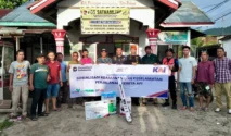 KAI Sumbar Edukasi Keselamatan Perlintasan Rel dan Salurkan Bantuan Sosial Rp72,85 Juta