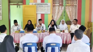 Kakan Kemenag Nisel Kunjungi KUA Teluk Dalam, Tekankan Disiplin dan Kualitas Pelayanan