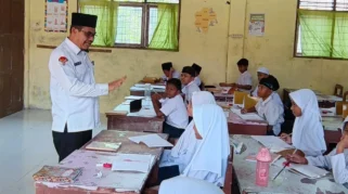 Kakankemenag Aceh Timur Dorong Siswa Lanjutkan Pendidikan