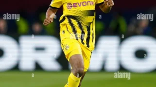 Karim Adeyemi Resmi Gabung Barcelona, Ucapkan Perpisahan Emosional ke Dortmund