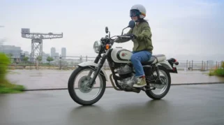 Kawasaki W230 Resmi Meluncur, Motor Retro 250cc dengan Bobot Super Ringan