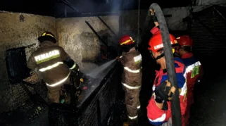 Kebakaran di Bumi Waras Hanguskan Rumah, Pemilik Alami Luka Bakar