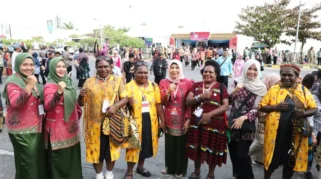 Ketua TP PKK Madina Hadiri HKG ke-54 PKK dan HUT ke-46 Dekranas di Makassar