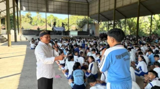 KPU Buleleng Bekali 407 Siswa SMKN 1 Kubutambahan Soal Demokrasi