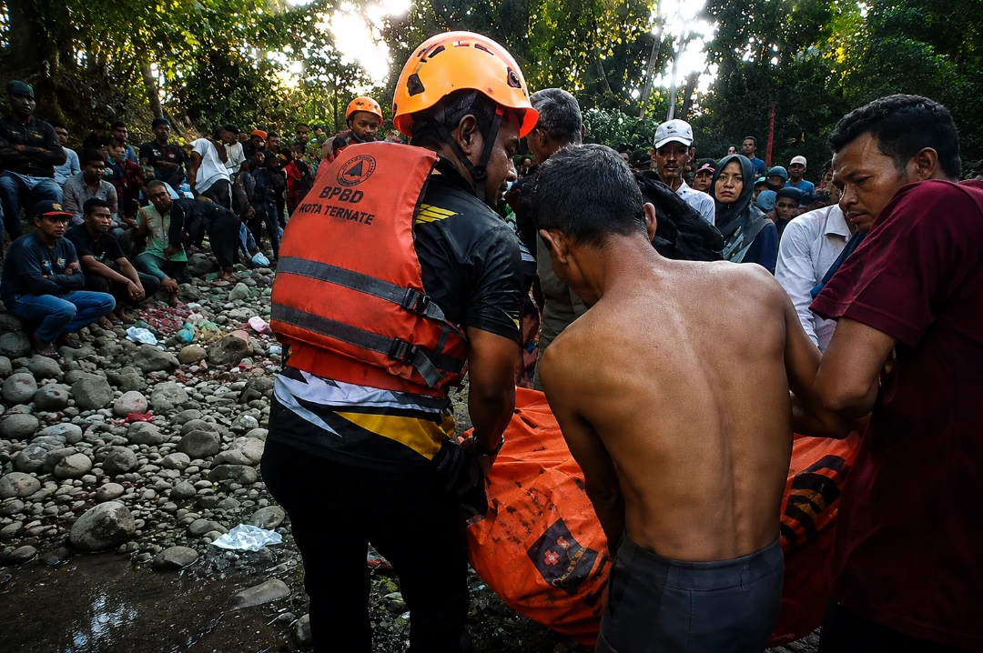 Liburan di Sungai Berujung Duka: Bocah Jember Tewas Kejar Sandal Hanyut
