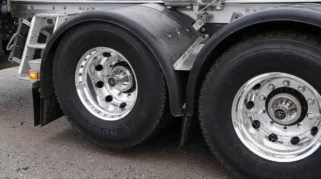 Lift Axle: Fitur Roda Truk yang Bisa Diangkat untuk Efisiensi BBM
