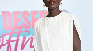Lupita Nyong'o Membawa Gaya The Odyssey ke Karpet Merah