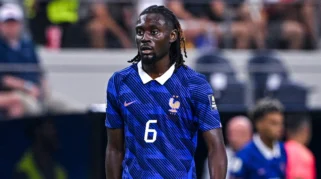 Manchester United dan Liverpool Bersaing untuk Gelandang AS Roma Manu Kone