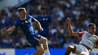 Manchester United Hapus Nama Liam Delap dari Daftar Belanja, Beralih ke Dusan Vlahovic dan Ollie Watkins