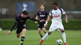 Manchester United Rekrut Tynan Thompson, Winger Muda Berbakat dari Tottenham