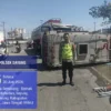Mobil Damkar Pemkab Demak Terguling di Pantura saat Menuju Lokasi Kebakaran