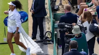 Naomi Osaka Tampil dengan Kimono Versi Deconstructed di Babak Kedua Wimbledon