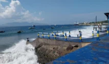 Nelayan dan Pelaku Jasa Pelayaran Diminta Waspadai Gelombang Tinggi dan Angin Kencang di Selat Bali