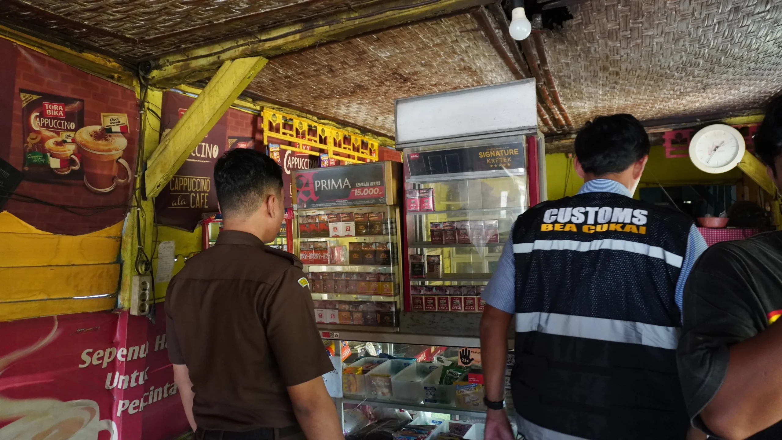 Operasi Gabungan Sita 9.108 Batang Rokok Ilegal di Lamongan