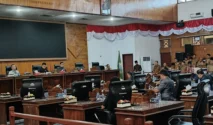 Paripurna DPRD Kaur Soroti Raperda APBD 2025, Optimalisasi PAD Jadi Catatan