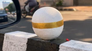 Pemasangan Bola Beton di Trotoar Surabaya: Estetika dan Fungsi Keamanan Pejalan Kaki