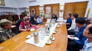 Pemkab Banyuwangi dan BNNK Banyuwangi Inisiasi Greeting-Closing P4GN pada Layanan Publik