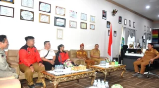 Pemkab Beltim Beri Penghargaan untuk Atlet Karate Aaliyah Peraih Medali Perak Internasional