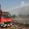 Pemkab Minta Bantuan Damkar Kota Tangerang Atasi Kebakaran TPA Jatiwaringin