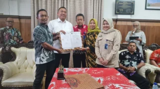 Pemkab Situbondo Fasilitasi MoU APLS dan Asosiasi SPPG, Peternak Dapat Kepastian Harga Telur