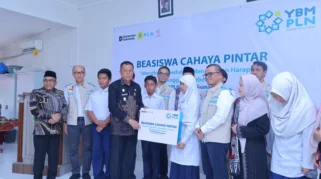 Pemko Payakumbuh Apresiasi YBM PLN Salurkan Beasiswa Cahaya Pintar bagi Siswa Kurang Mampu