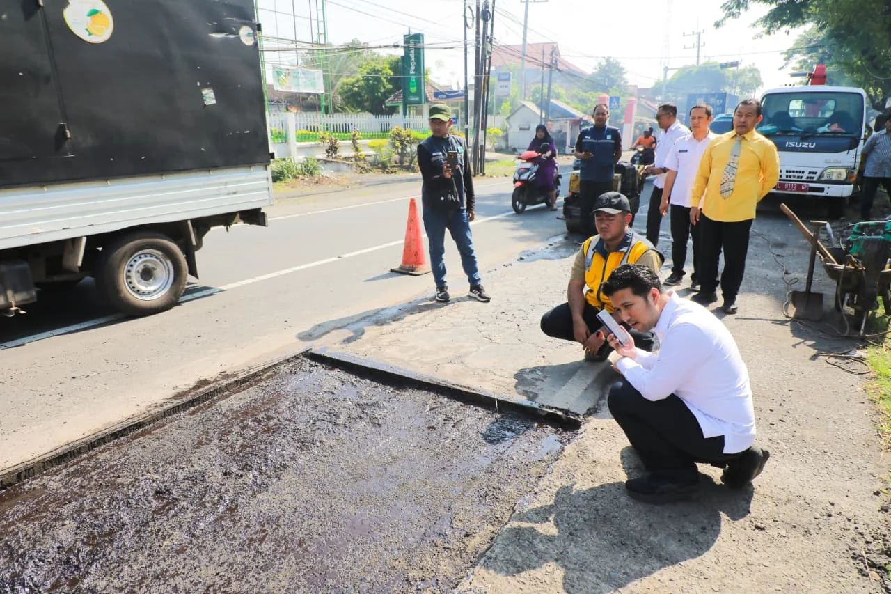 Pemprov Jatim Pastikan Anggaran Infrastruktur Jalan Berlanjut
