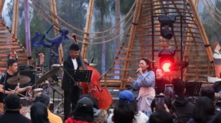 Penampilan Memukau Kevin Yosua Big 6 ft. Nesia Ardi di Jazz Gunung Bromo 2026
