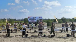 Peringati Hari Bhayangkara ke-80, Polda Babel Tanam 6.000 Pohon di Pesisir Tanjung Ratu