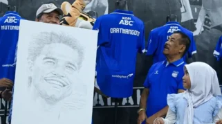 Persib Bandung Resmi Rekrut Ragnar Oratmangoen, Kontrak Tiga Tahun