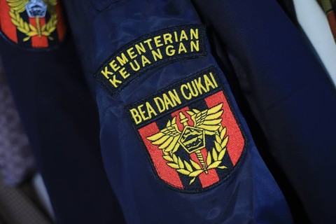 Petugas Bea Cukai Gugur dan Rupiah Tembus Rp 18.000 per Dolar AS