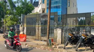 Polisi Bantah Narasi Tak Bayar Nasi Uduk dan Perusakan Masjid dalam Bentrokan Menteng