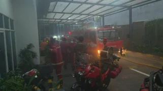 Polisi Tegaskan Mobil Terbakar di Parkiran Apartemen Bukan Hybrid