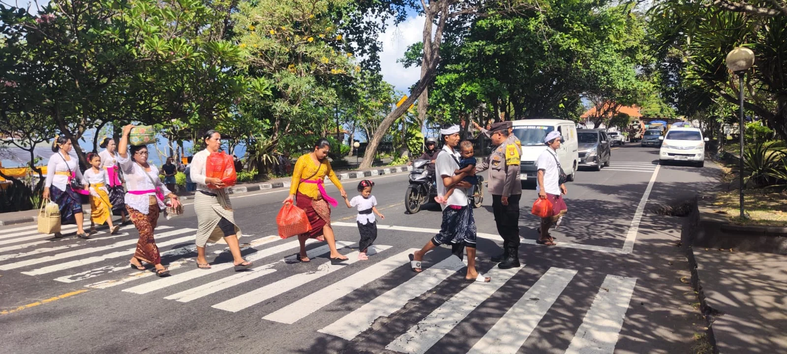 Polres Klungkung Perketat Pengamanan Pujawali di Pura Goa Lawah